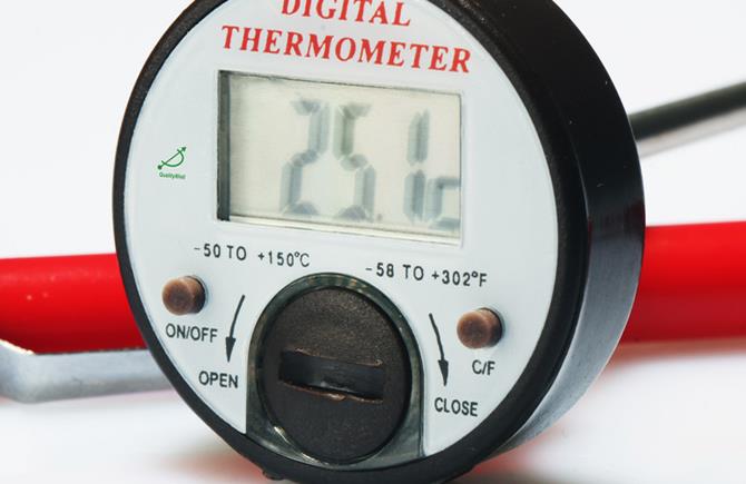 电子温度计让你大口饮啤酒