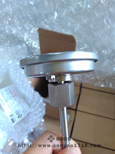 什么时候安装双金属温度计需要用内螺纹接头？