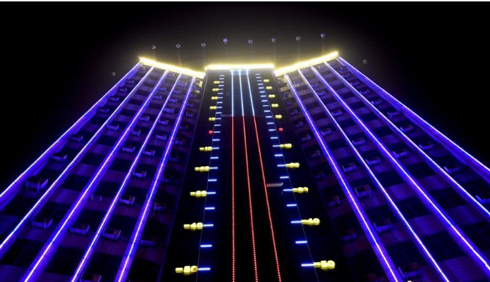 沈阳街头现18层楼高巨型&ldquo;温度计&rdquo; 时时报温.png