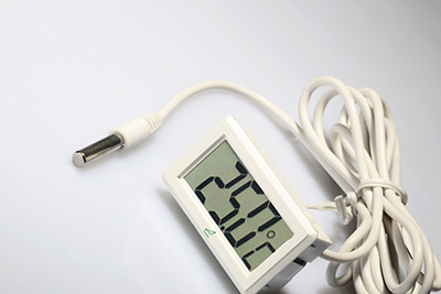 如何控制宝宝洗澡水温度?