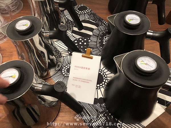 保温壶盖上的温度计测温是什么原理