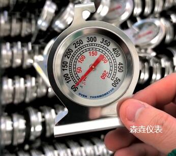 如何使用烤箱温度计确保烘焙佳作